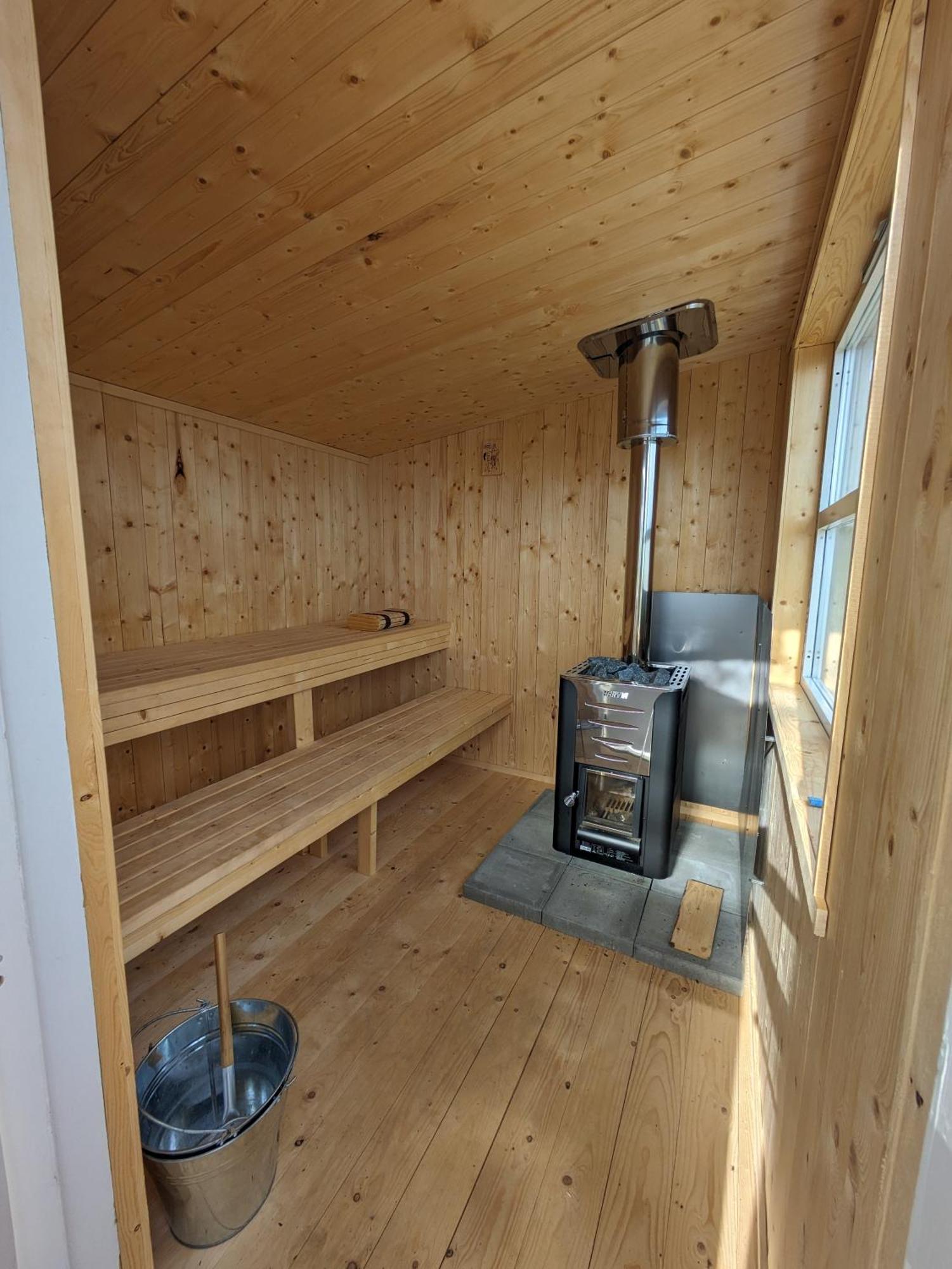 Lyngen And Sauna Appartement